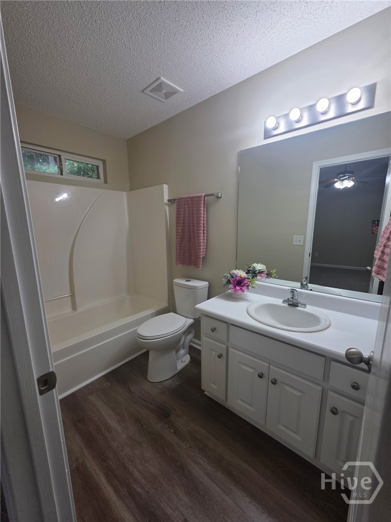 153 Glenfield Drive Property Photo 8