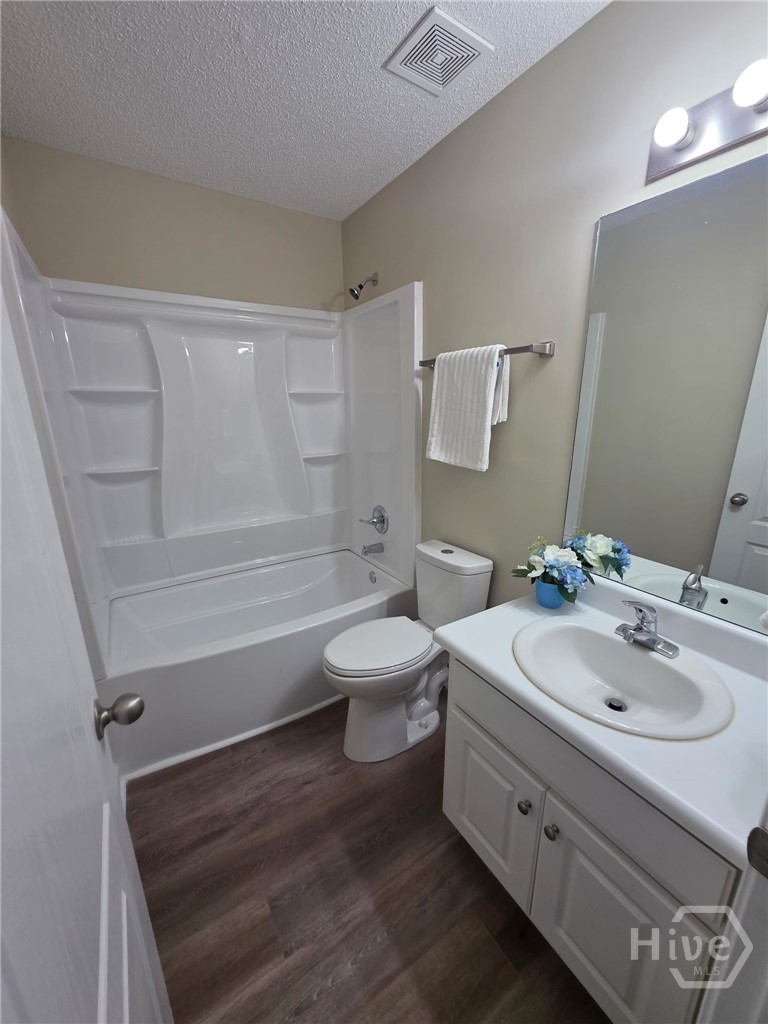 153 Glenfield Drive Property Photo 12