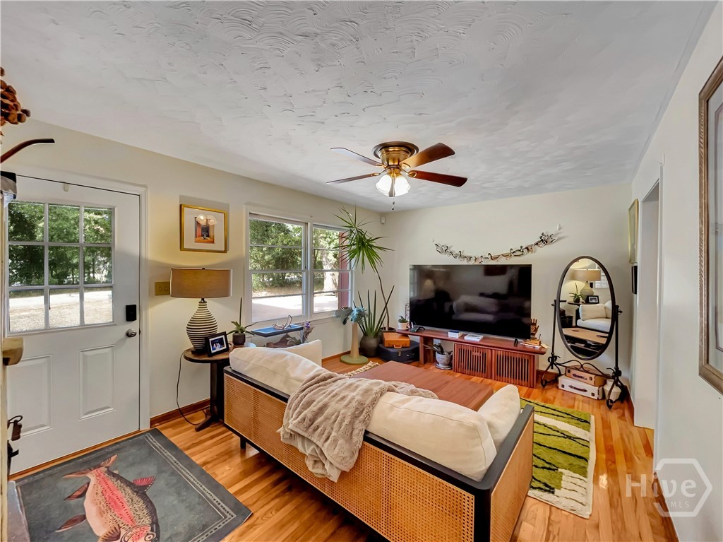 172 Glendale Property Photo 4