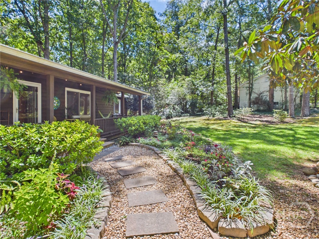 104 Tanyard Trail Property Photo 3