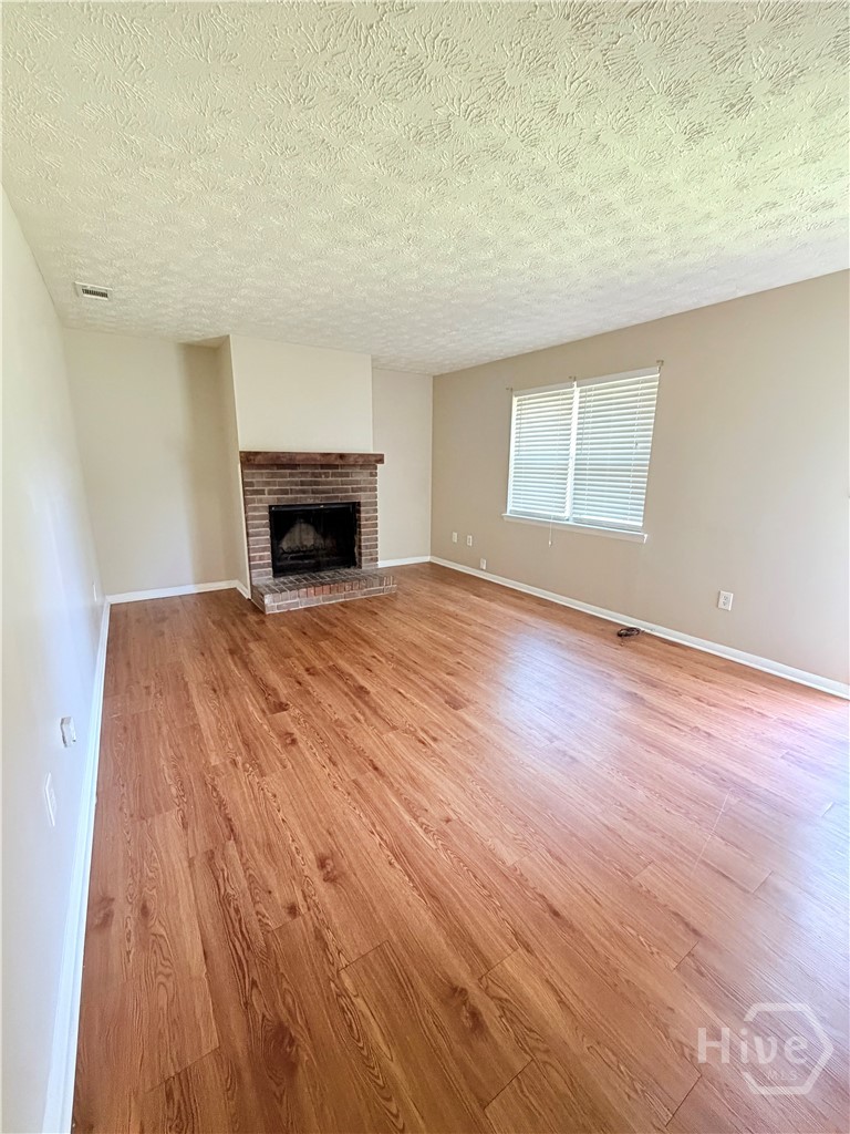 1063 Kings Mill Run Property Photo 2