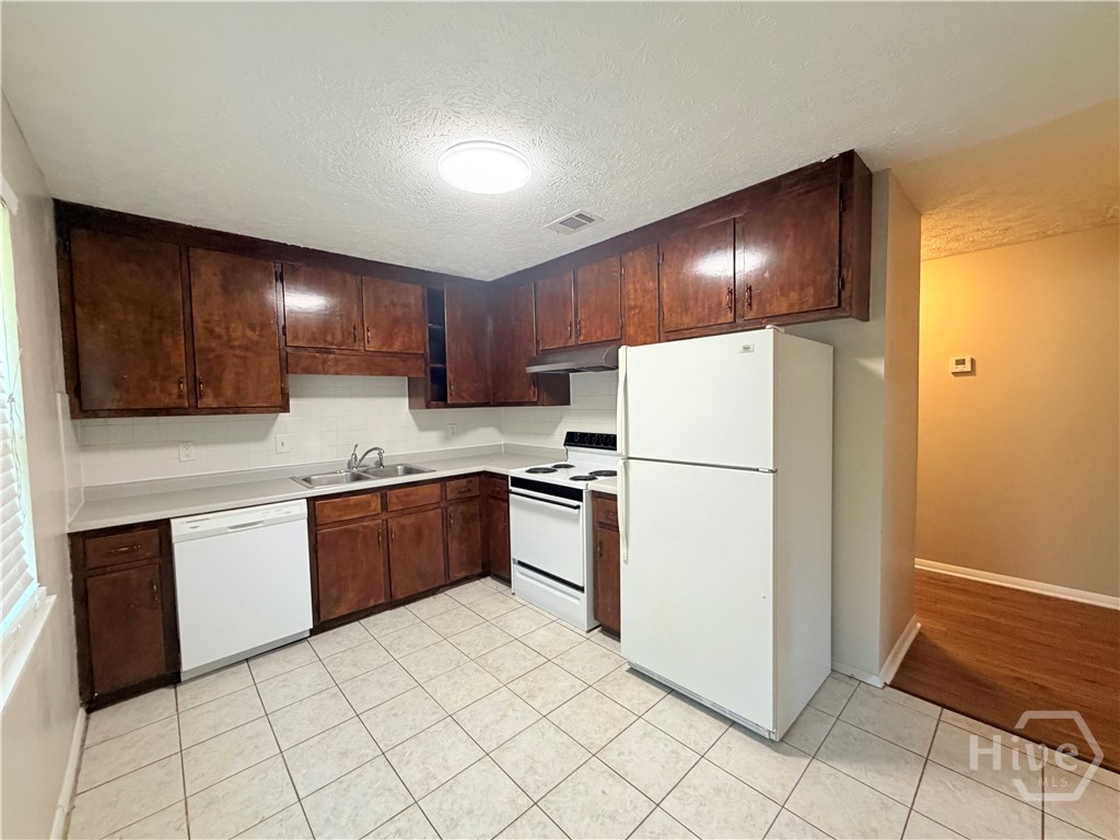 1063 Kings Mill Run Property Photo 4