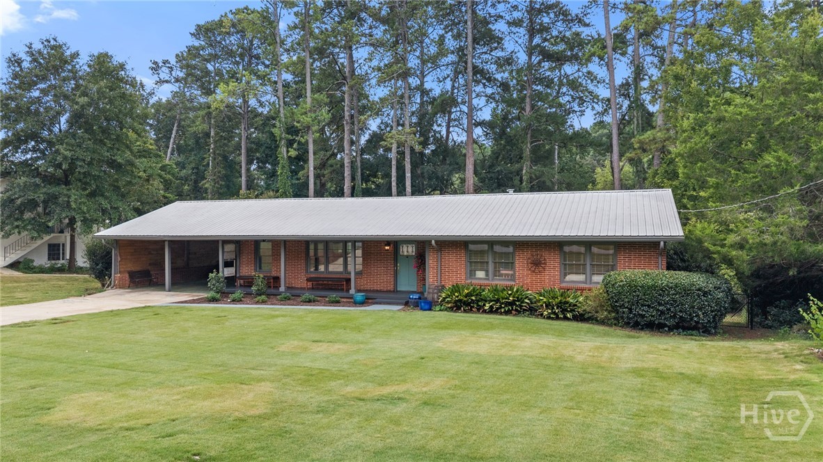 535 Riverhill Property Photo 4