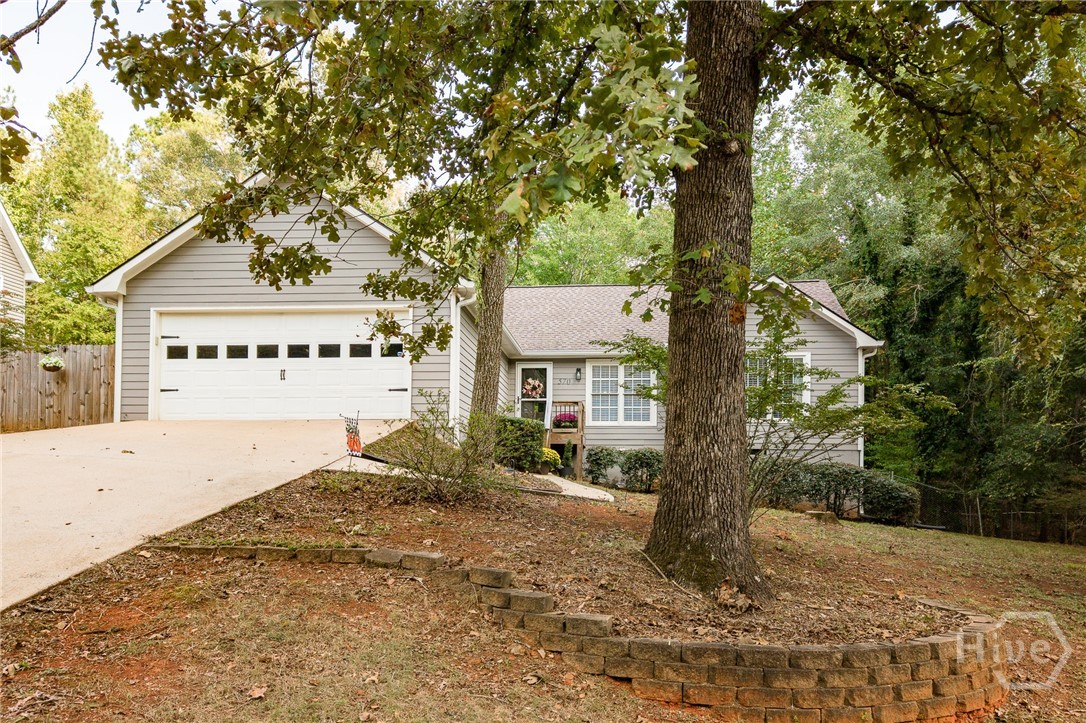570 Snapfinger Drive Property Photo 1