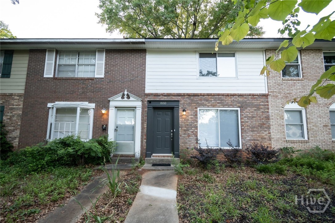 880 College Avenue Property Photo 1