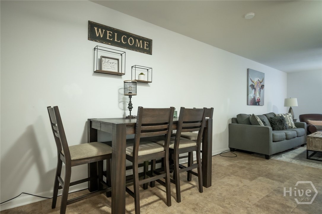 880 College Avenue Property Photo 16