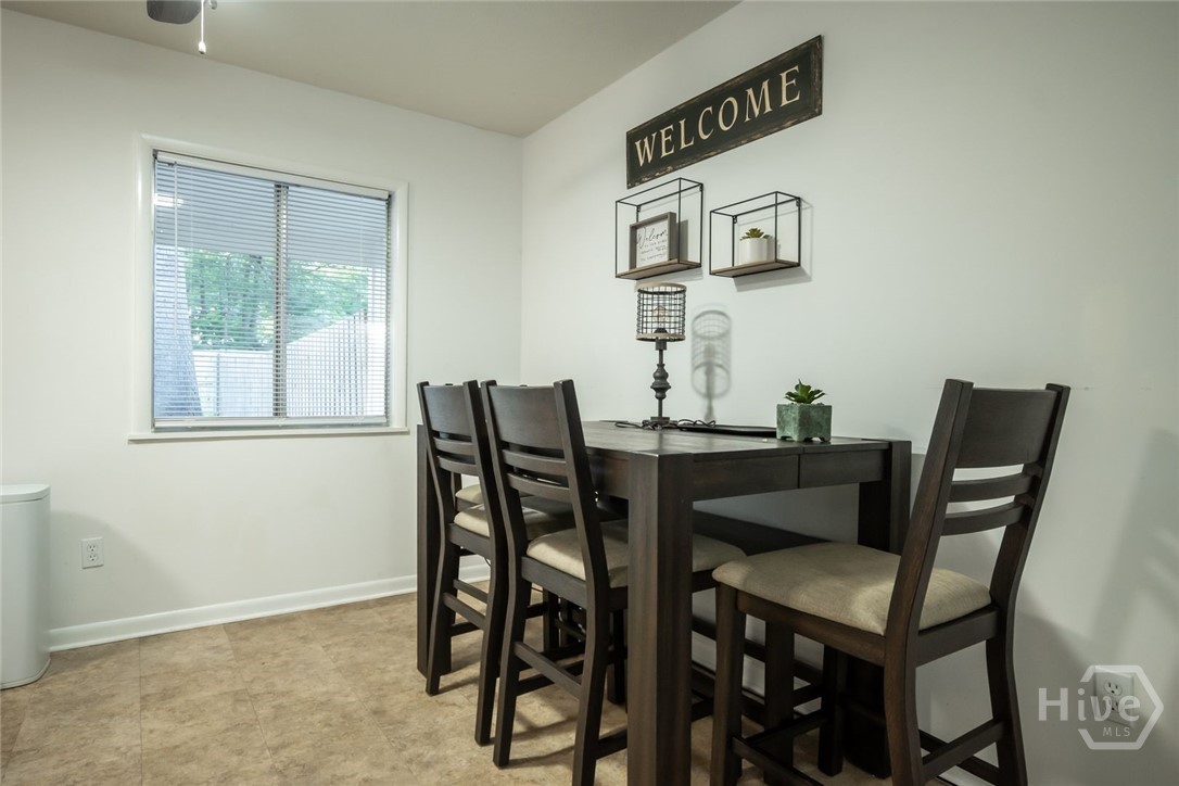 880 College Avenue Property Photo 18