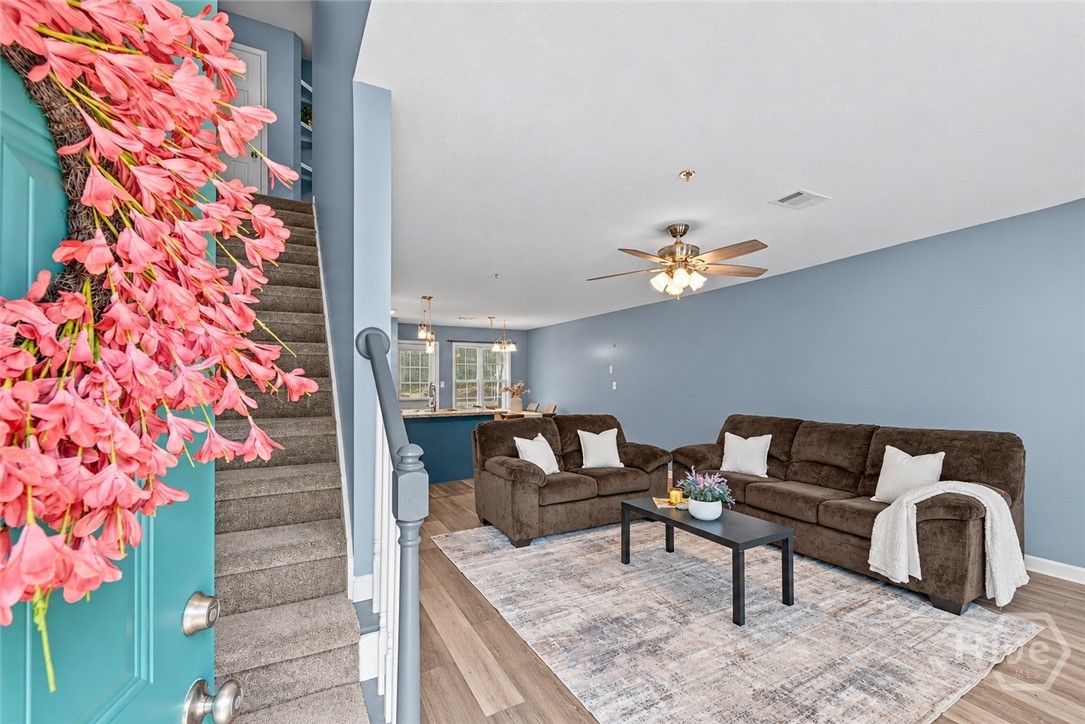 637 Huntington Road C2 Property Photo 4