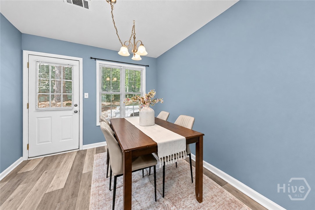 637 Huntington Road C2 Property Photo 7