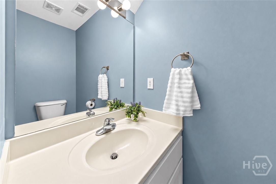 637 Huntington Road C2 Property Photo 8