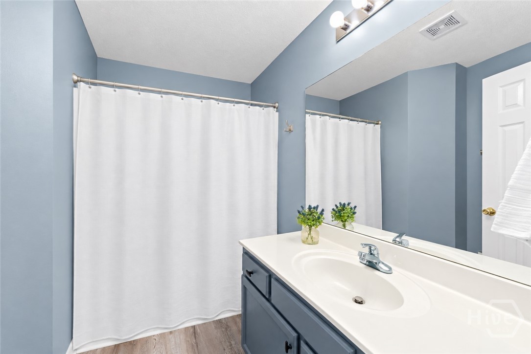 637 Huntington Road C2 Property Photo 11