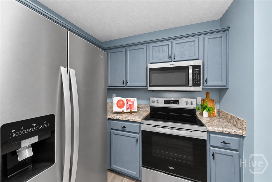 637 Huntington Road C2 Property Photo 21