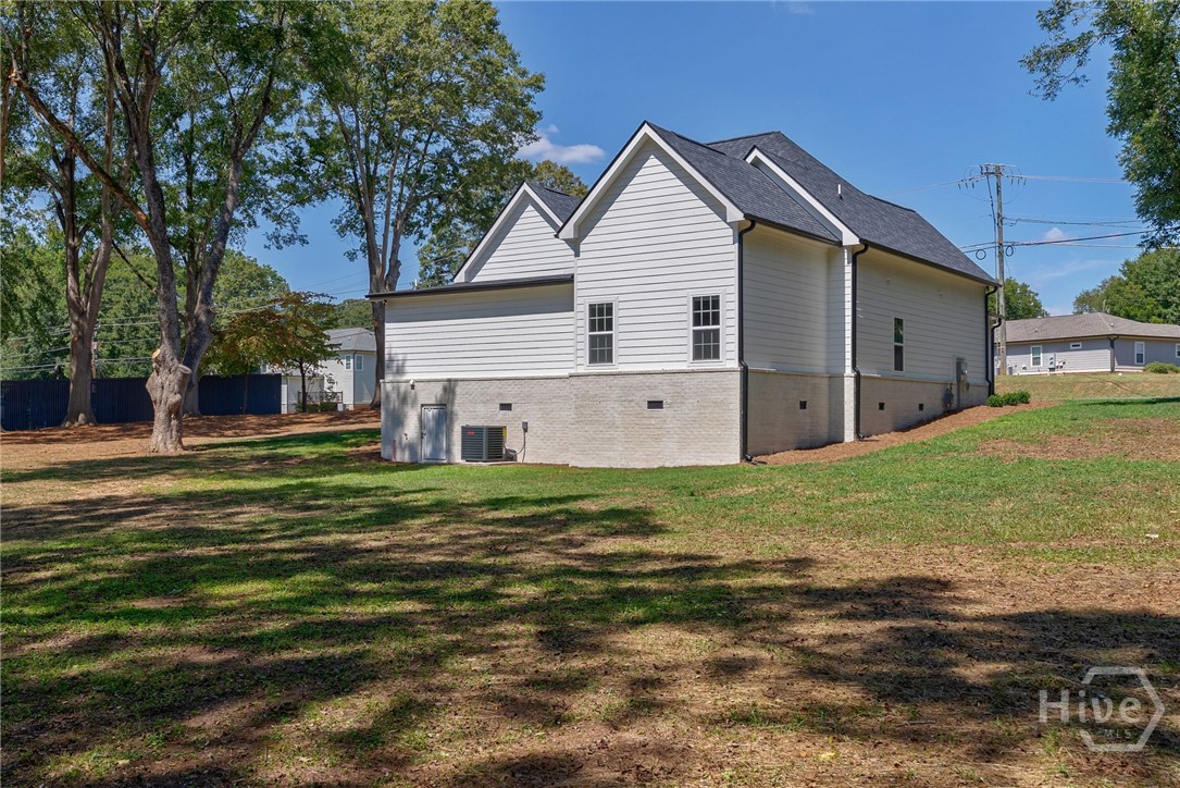 540 Sunset Avenue Property Photo 42