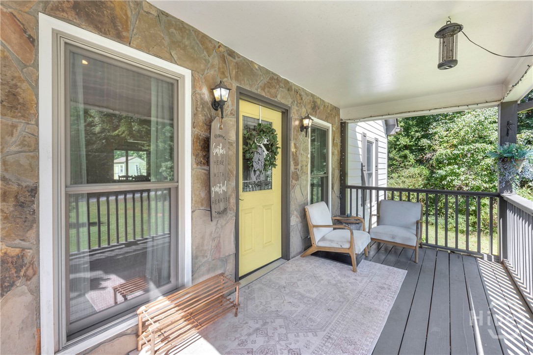 456 Brown Bridge Road Property Photo 8