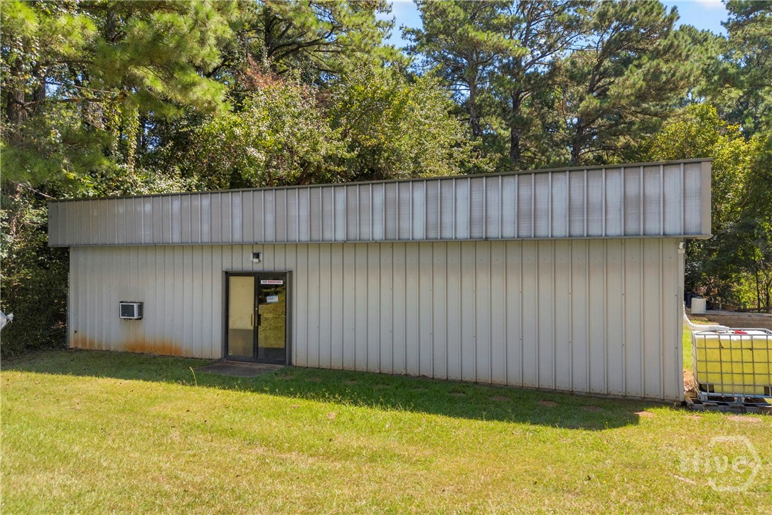 810 Old Hull Road Property Photo 8