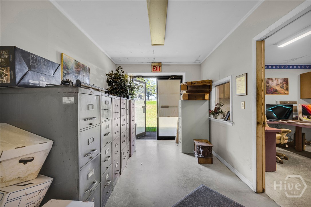 810 Old Hull Road Property Photo 12
