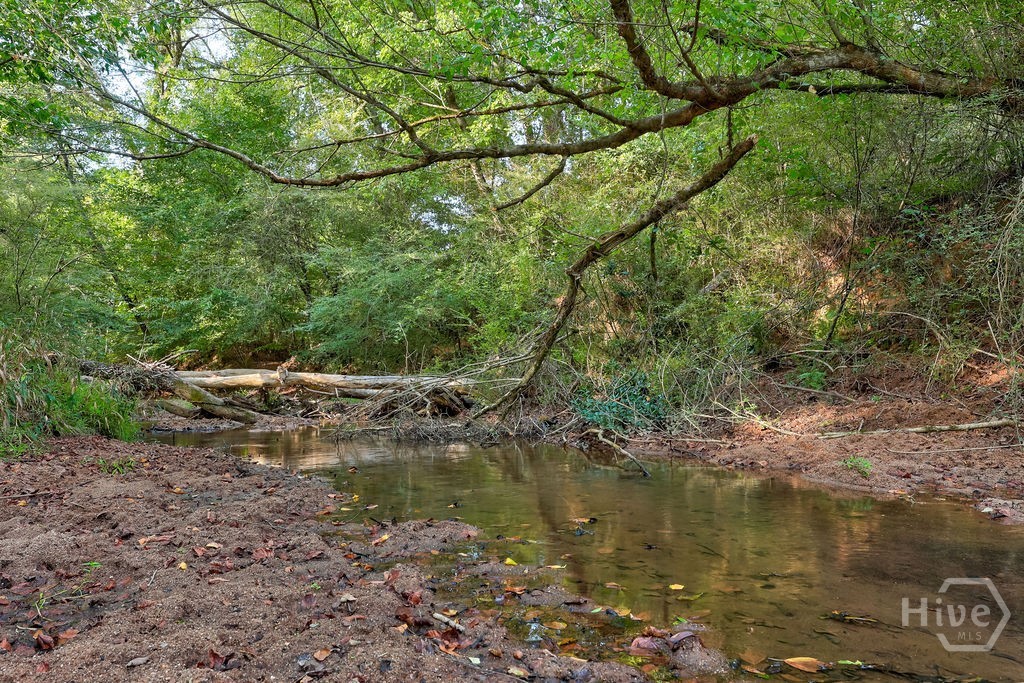 1050 J T Elder Road Property Photo 14