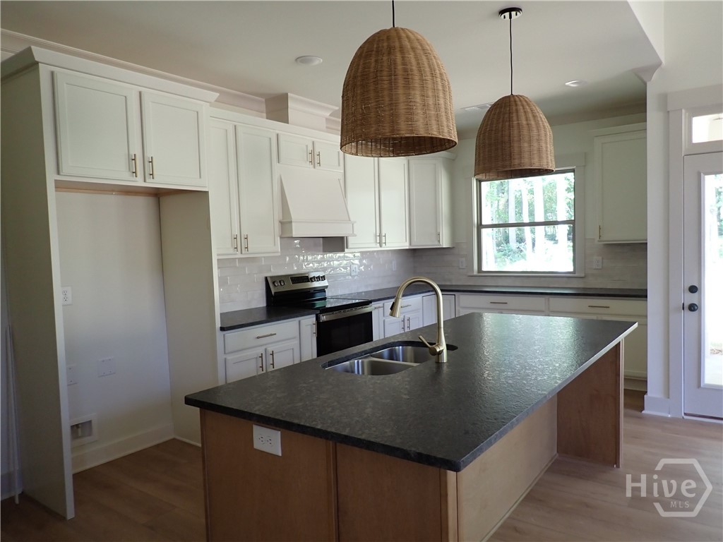 33 Hometown Court Property Photo 5