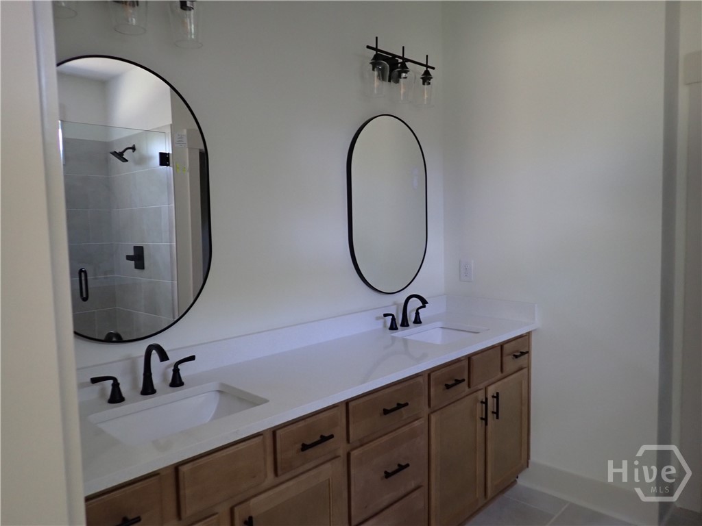 33 Hometown Court Property Photo 9