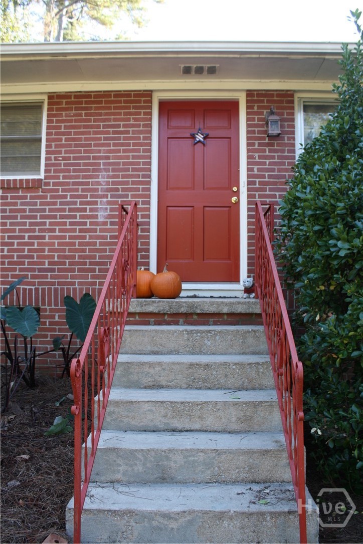 566 Woodland Hills Drive Property Photo 4