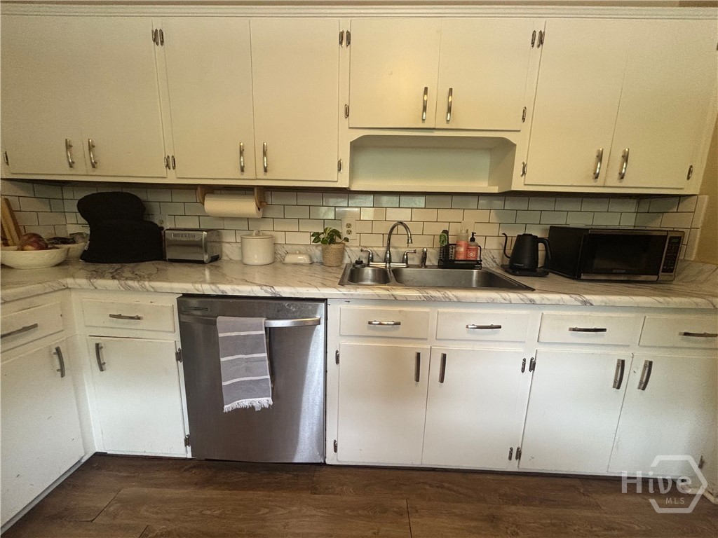 566 Woodland Hills Drive Property Photo 6