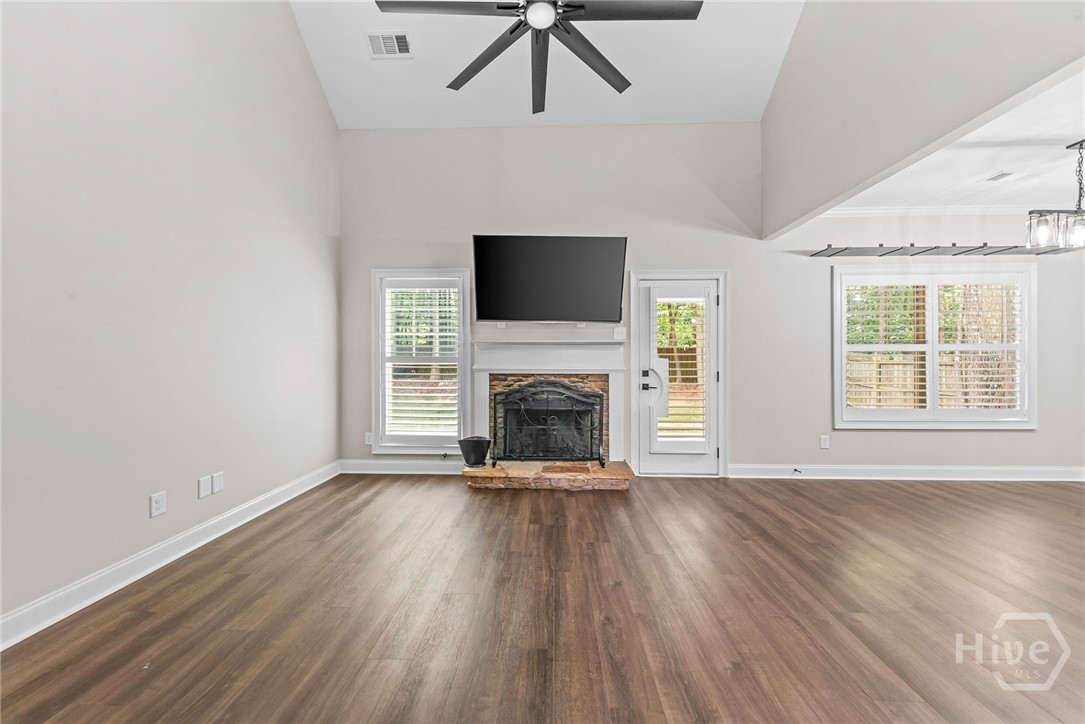 1650 Washington Way Property Photo 19