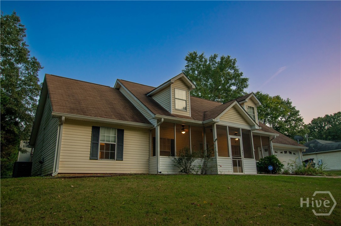 487 Spring Street Property Photo 3