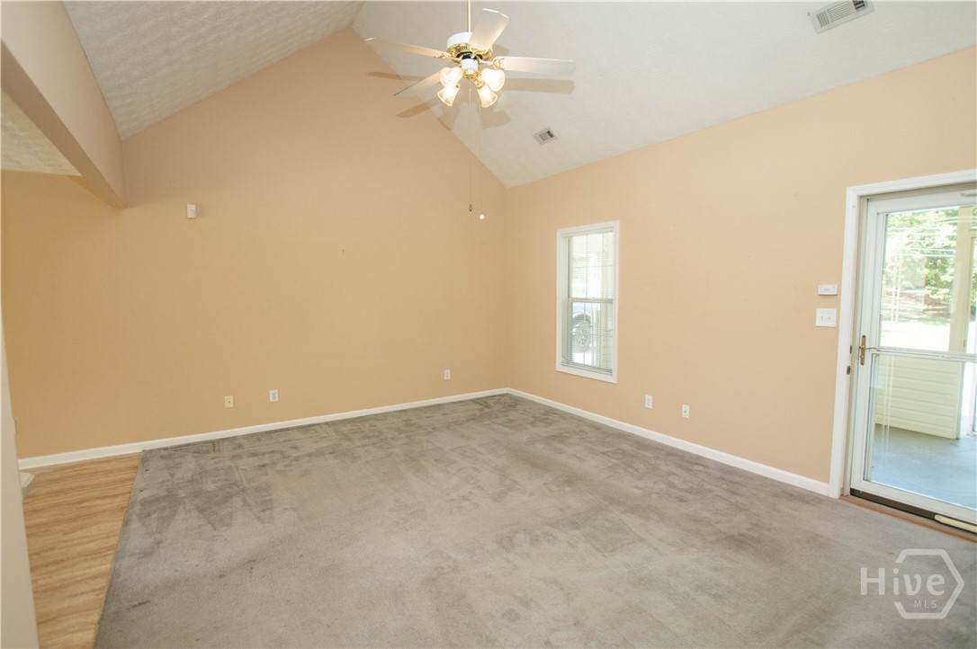 487 Spring Street Property Photo 5