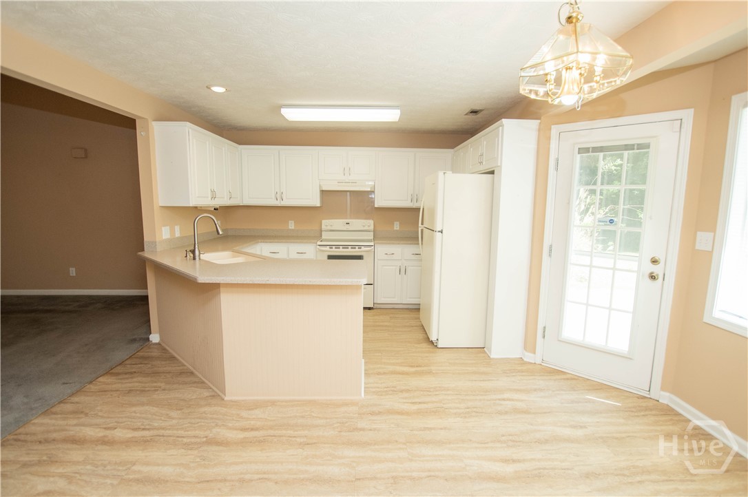 487 Spring Street Property Photo 9