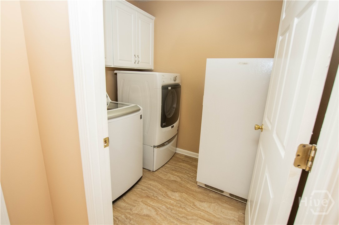 487 Spring Street Property Photo 14