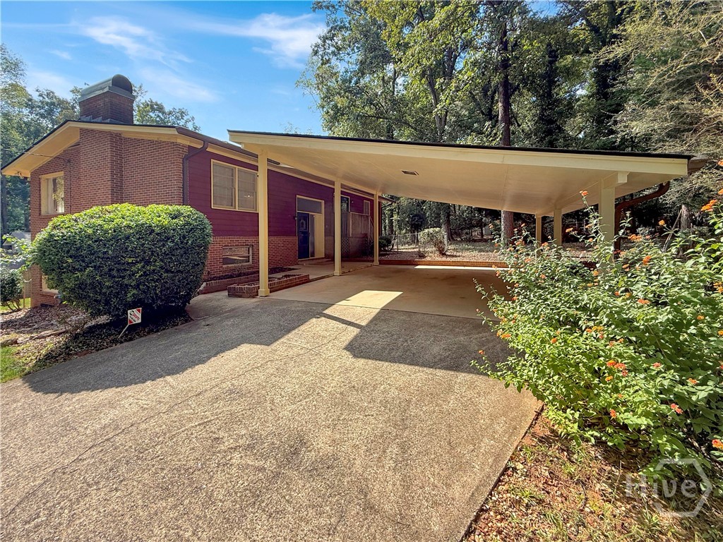 625 Forest Road Property Photo 1
