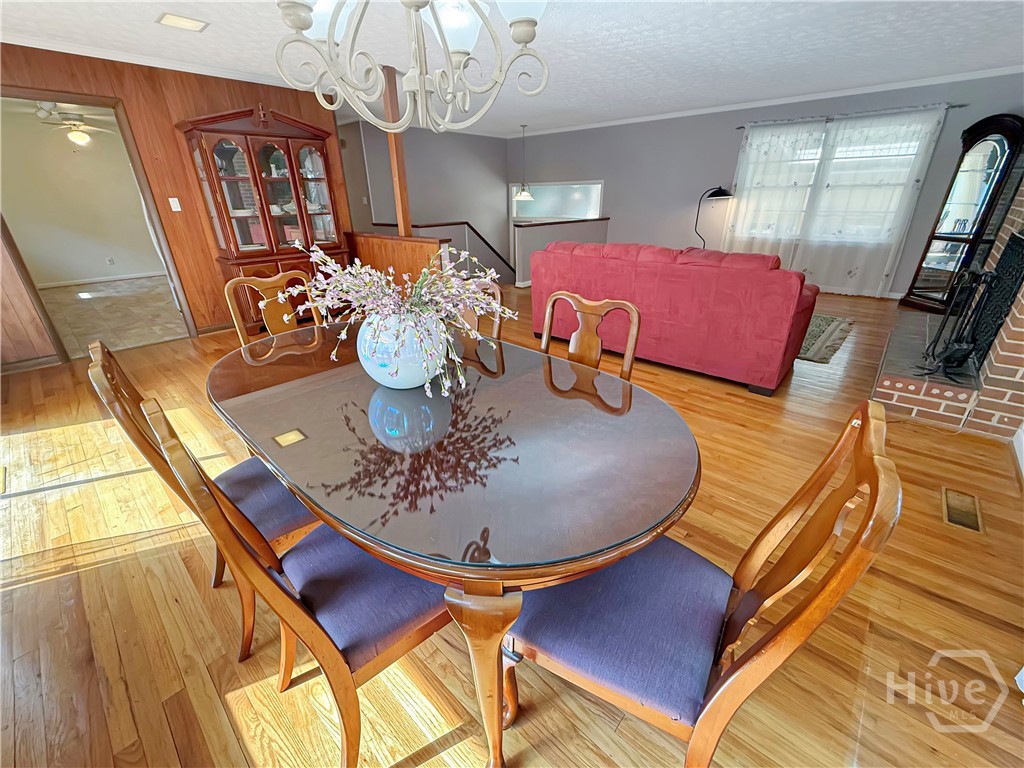 625 Forest Road Property Photo 8