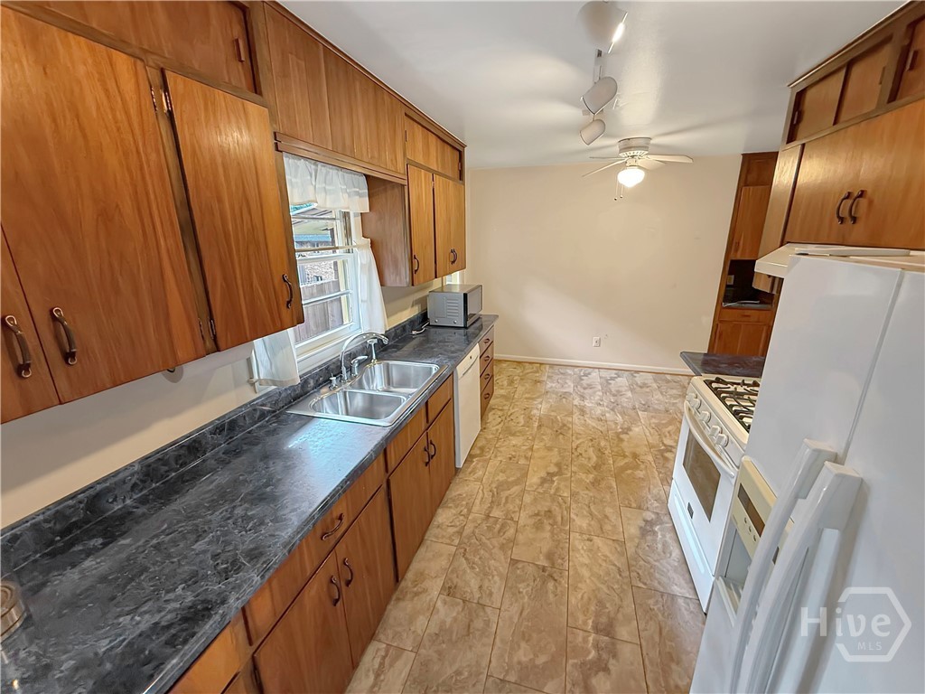 625 Forest Road Property Photo 12