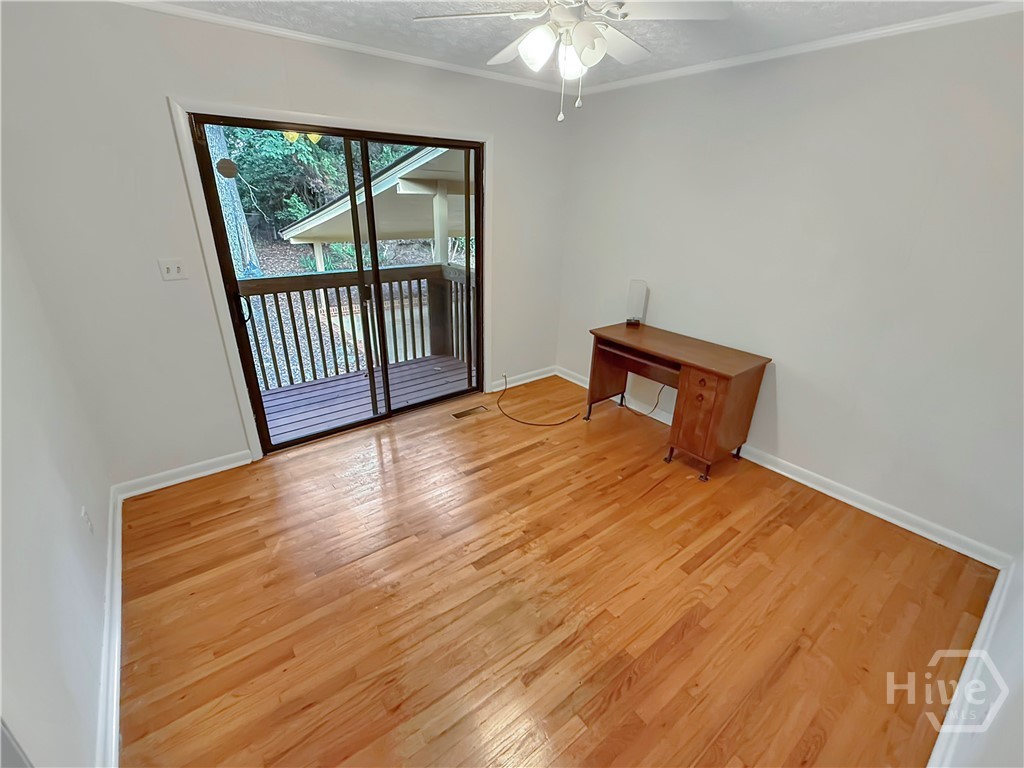625 Forest Road Property Photo 18