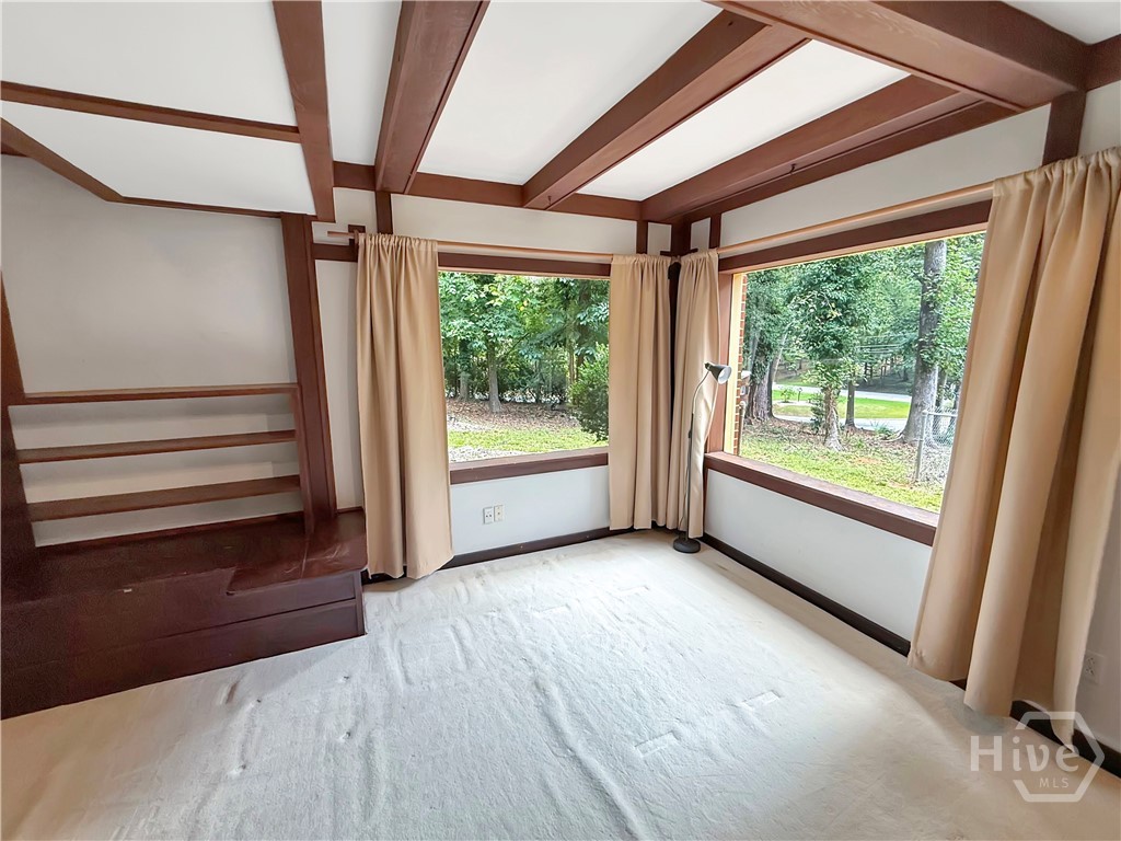 625 Forest Road Property Photo 27