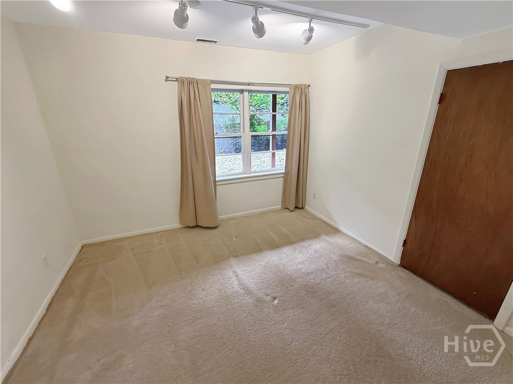 625 Forest Road Property Photo 28