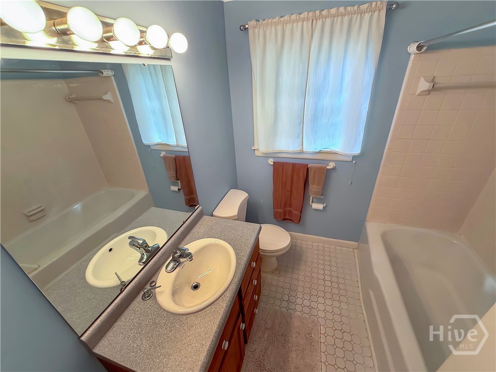 625 Forest Road Property Photo 30