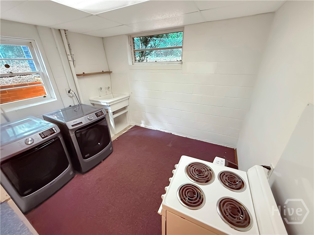 625 Forest Road Property Photo 32