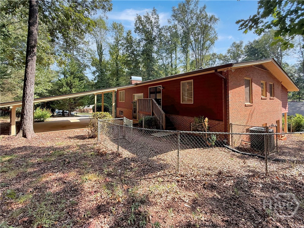 625 Forest Road Property Photo 35