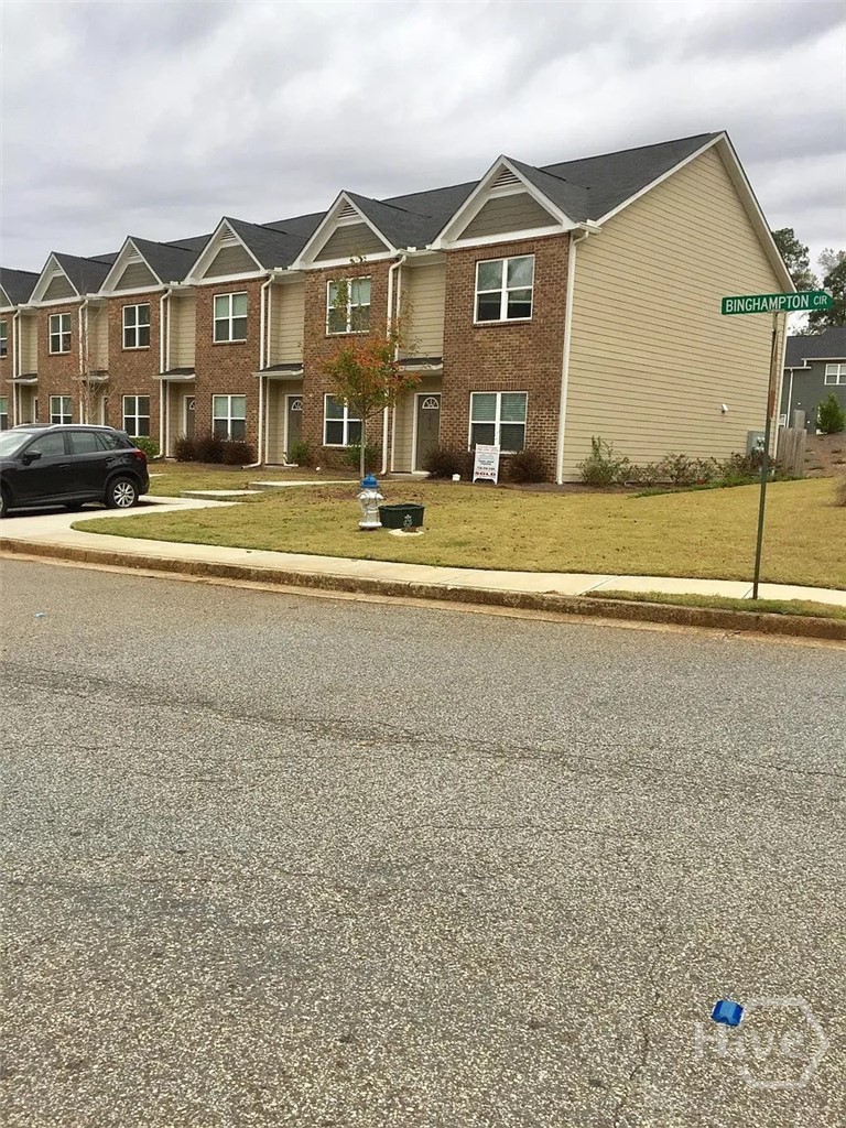 1010 Binghampton Circle Property Photo 2