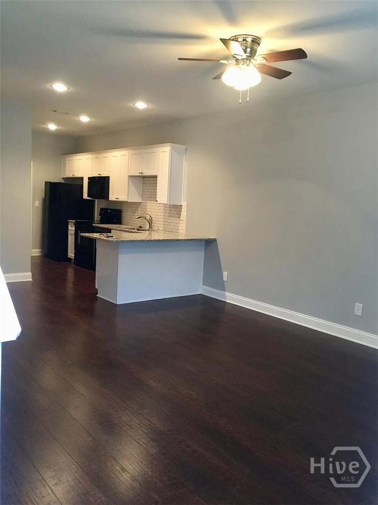 1010 Binghampton Circle Property Photo 3
