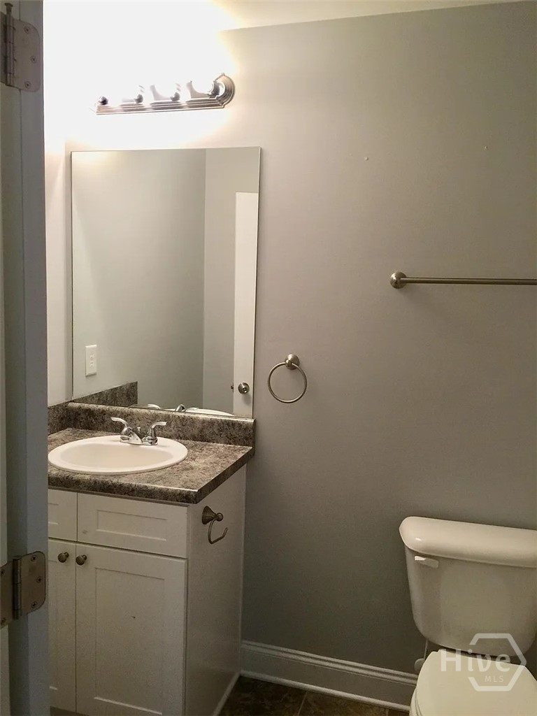 1010 Binghampton Circle Property Photo 9