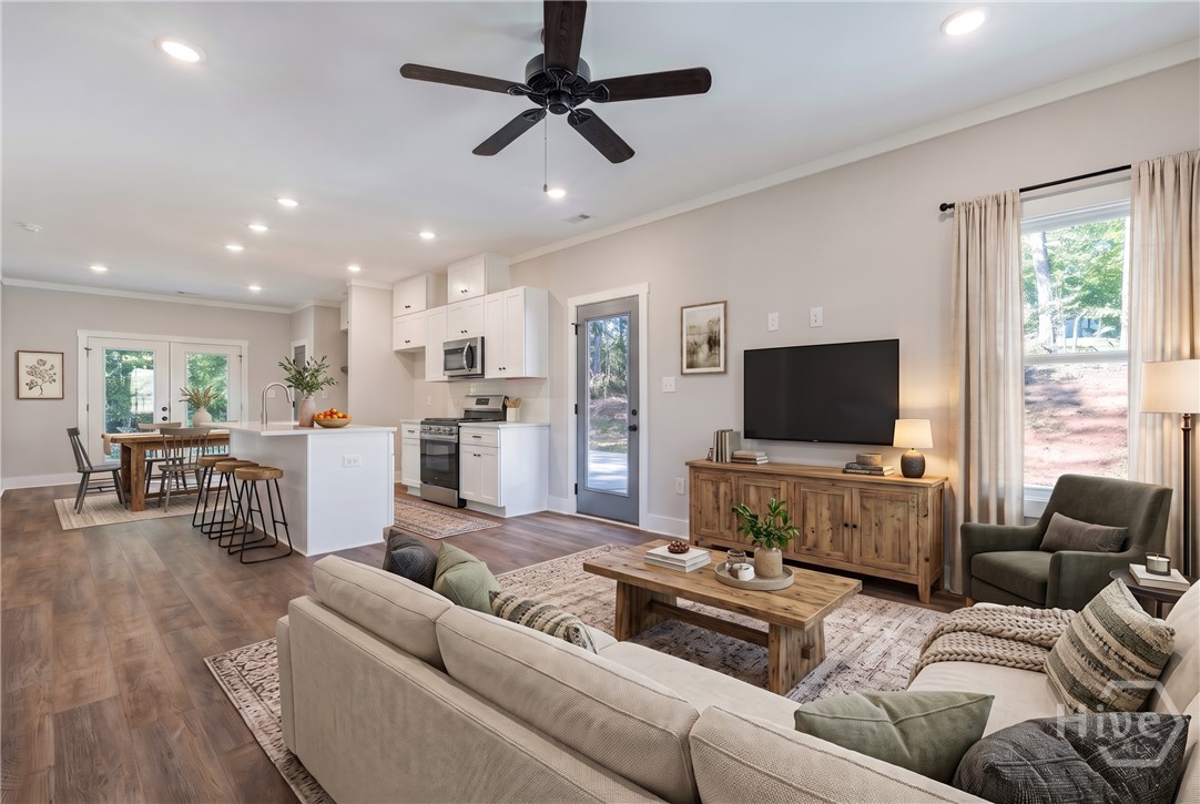 600 Victoria Court Property Photo 1