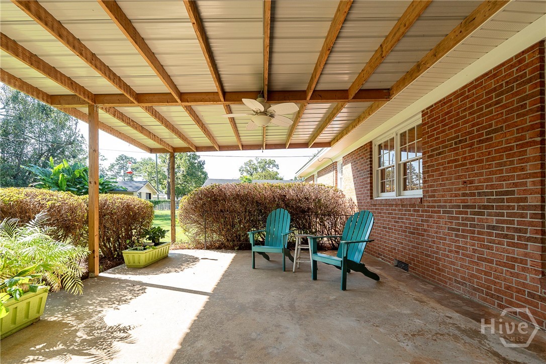 516 Summit Drive Property Photo 4