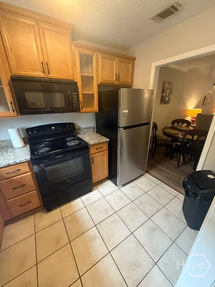 1055 Baxter Street 503 Property Photo 7
