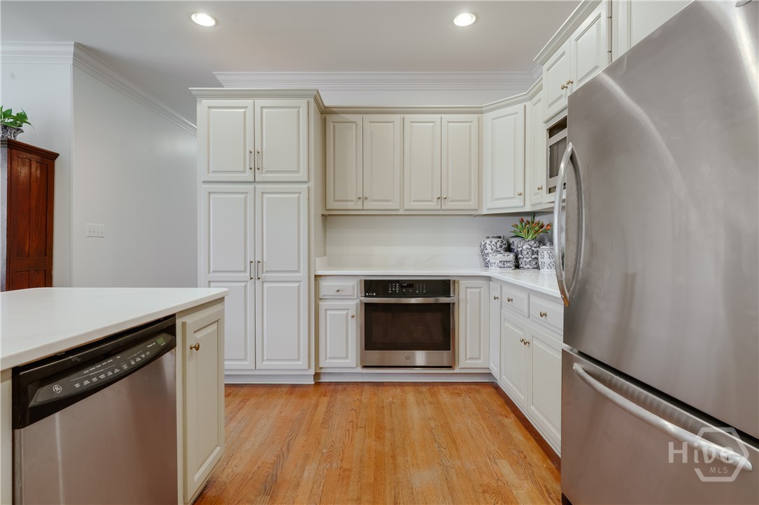 1031 Millers Lake Drive Property Photo 7