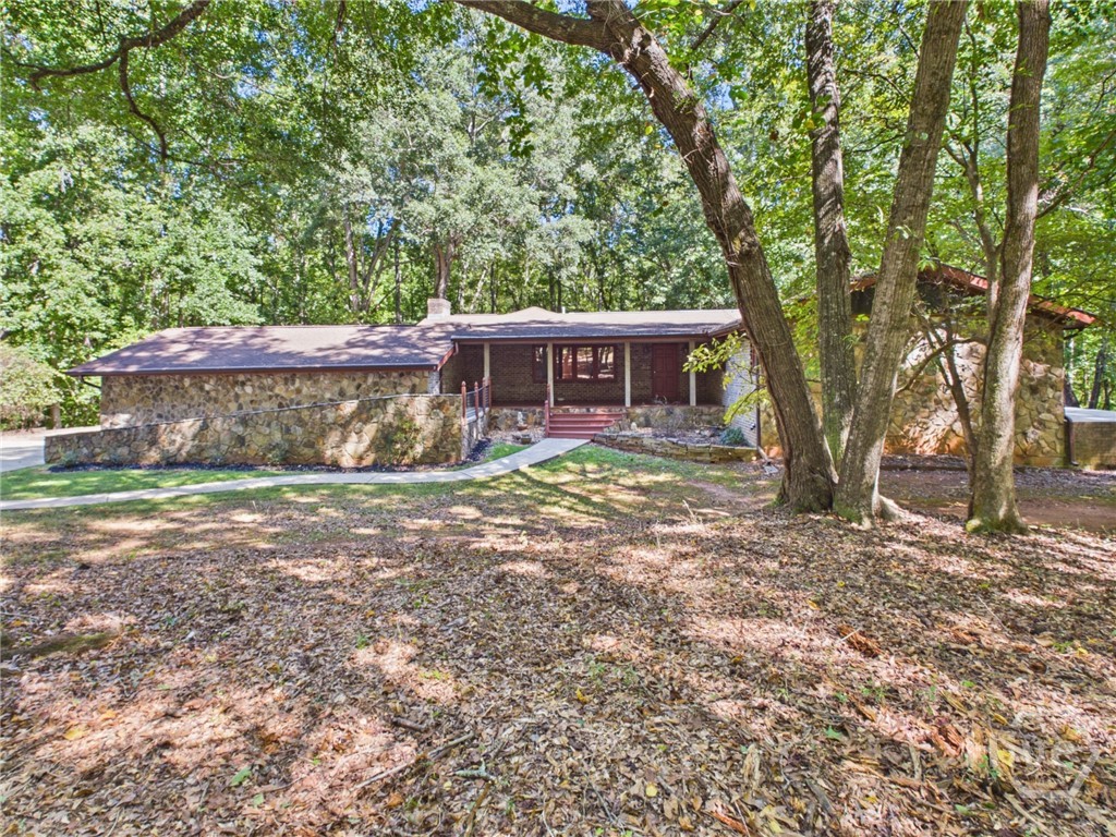 1251 Summit Circle Property Photo 2