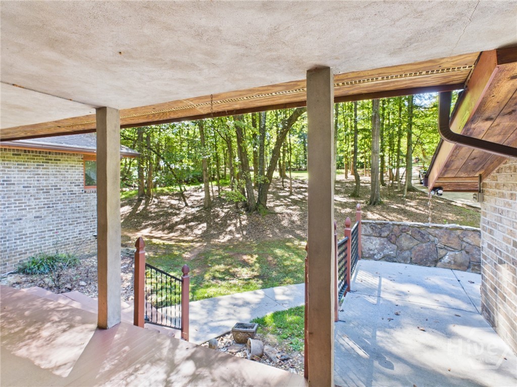 1251 Summit Circle Property Photo 4