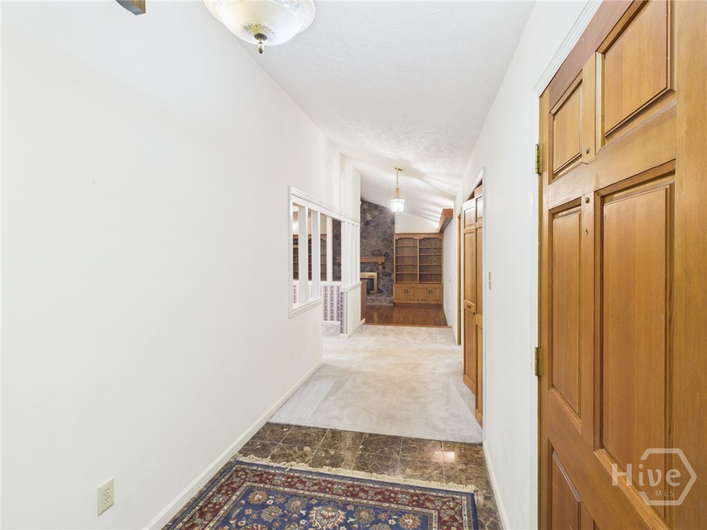 1251 Summit Circle Property Photo 5