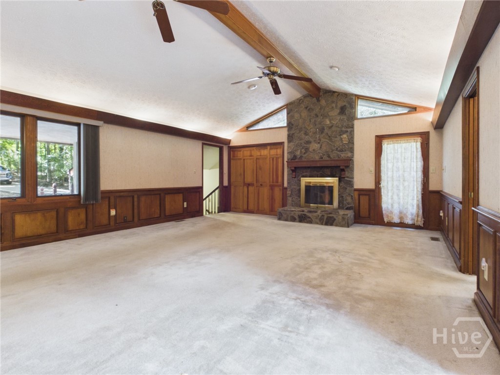 1251 Summit Circle Property Photo 7